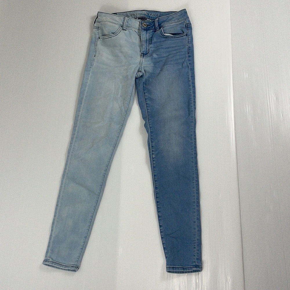American Eagle two tone light wash denim stretch skinny jeans, size 4